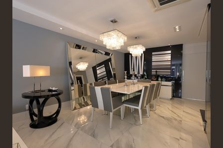 Casa de condomínio à venda com 380m², 3 quartos e 4 vagasSala 2