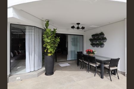 Casa de condomínio à venda com 380m², 3 quartos e 4 vagasÁrea Externa