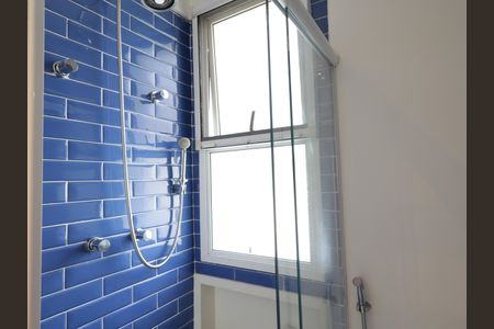 Casa de condomínio à venda com 380m², 3 quartos e 4 vagasBanheiro da Suíte 1