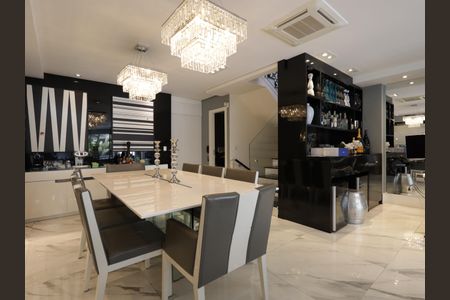 Casa de condomínio à venda com 380m², 3 quartos e 4 vagasSala 2