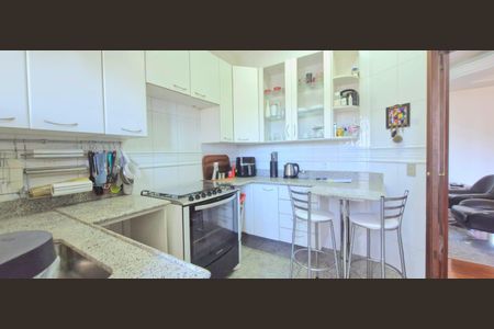 Apartamento à venda com 110m², 2 quartos e 2 vagas Apartamento à venda com 110m², 2 quartos e 2 vagasCozinha