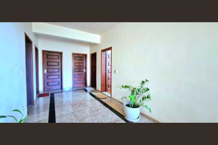 Apartamento à venda com 110m², 2 quartos e 2 vagas Apartamento à venda com 110m², 2 quartos e 2 vagasHall de entrada