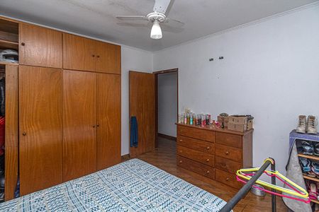 Casa à venda com 235m², 4 quartos e 4 vagasQuarto 2