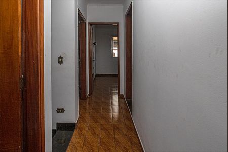 Corredor de casa à venda com 4 quartos, 235m² em Vila Liviero, São Paulo