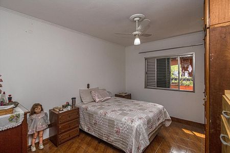 Casa à venda com 235m², 4 quartos e 4 vagasSuíte 2