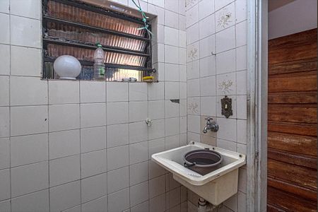 Casa à venda com 235m², 4 quartos e 4 vagasBanheiro de Serviço