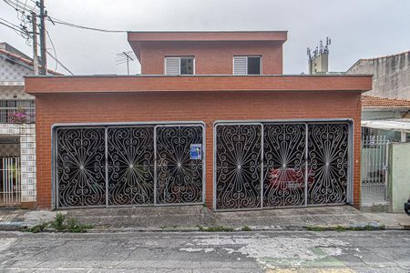 Casa à venda com 235m², 4 quartos e 4 vagasFachada