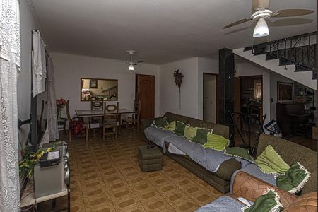 Sala de casa à venda com 4 quartos, 235m² em Vila Liviero, São Paulo