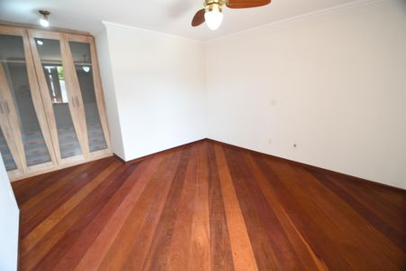 Casa de condomínio à venda com 604m², 4 quartos e 6 vagasSuíte 3