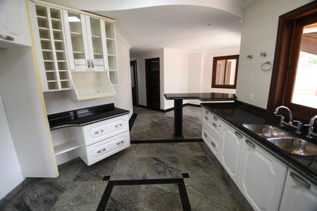 Casa de condomínio à venda com 604m², 4 quartos e 6 vagasCozinha