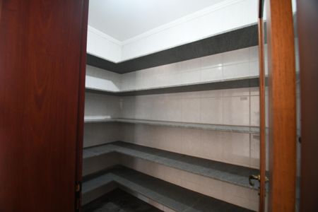 Casa de condomínio à venda com 604m², 4 quartos e 6 vagasCozinha - Despensa