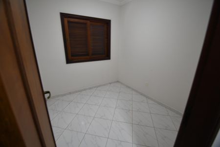 Casa de condomínio à venda com 604m², 4 quartos e 6 vagasQuarto de Serviço