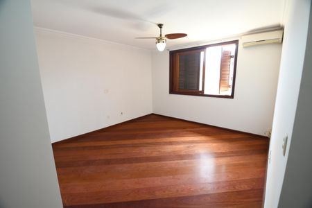 Casa de condomínio à venda com 604m², 4 quartos e 6 vagasSuíte 3