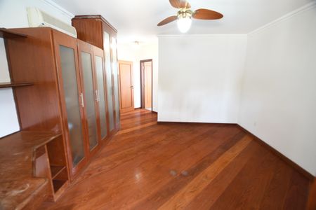 Casa de condomínio à venda com 604m², 4 quartos e 6 vagasSuíte 1