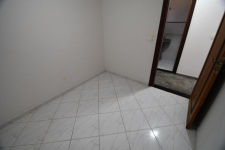 Casa de condomínio à venda com 604m², 4 quartos e 6 vagasQuarto de Serviço