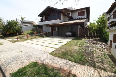 Casa de condomínio à venda com 604m², 4 quartos e 6 vagasFachada