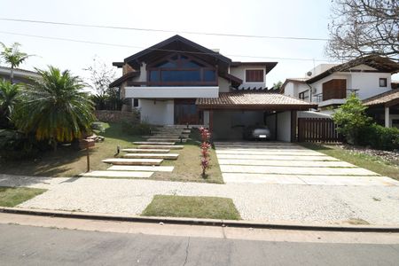 Casa de condomínio à venda com 604m², 4 quartos e 6 vagasFachada