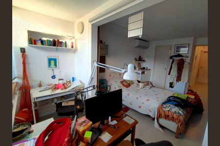 Casa de condomínio à venda com 141m², 4 quartos e 2 vagas Casa de condomínio à venda com 141m², 4 quartos e 2 vagasQuarto