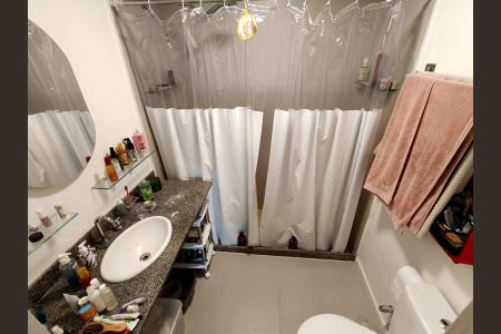 Casa de condomínio à venda com 141m², 4 quartos e 2 vagas Casa de condomínio à venda com 141m², 4 quartos e 2 vagasBanheiro