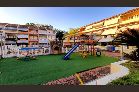 Casa de condomínio à venda com 141m², 4 quartos e 2 vagas