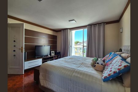 Casa de condomínio à venda com 408m², 5 quartos e 2 vagas Casa de condomínio à venda com 408m², 5 quartos e 2 vagasSuíte 4