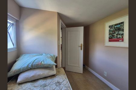 Casa de condomínio à venda com 408m², 5 quartos e 2 vagas Casa de condomínio à venda com 408m², 5 quartos e 2 vagasQuarto