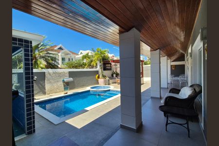 Casa de condomínio à venda com 408m², 5 quartos e 2 vagas Casa de condomínio à venda com 408m², 5 quartos e 2 vagasVaranda gourmet