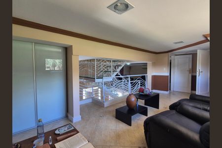 Casa de condomínio à venda com 408m², 5 quartos e 2 vagas Casa de condomínio à venda com 408m², 5 quartos e 2 vagasSala 2