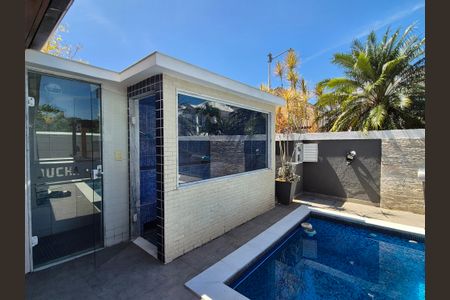 Casa de condomínio à venda com 408m², 5 quartos e 2 vagas Casa de condomínio à venda com 408m², 5 quartos e 2 vagasSauna
