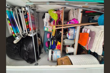 Casa de condomínio à venda com 408m², 5 quartos e 2 vagas Casa de condomínio à venda com 408m², 5 quartos e 2 vagasDespensa