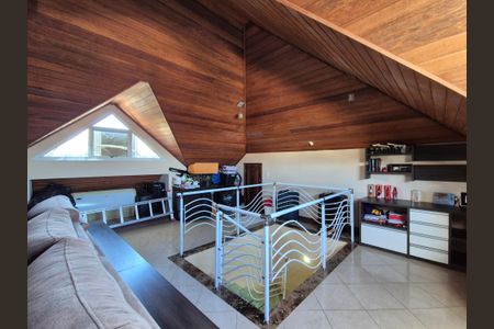 Casa de condomínio à venda com 408m², 5 quartos e 2 vagas Casa de condomínio à venda com 408m², 5 quartos e 2 vagasSótão