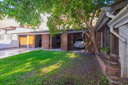 Casa à venda com 202m², 2 quartos e 4 vagas Casa à venda com 202m², 2 quartos e 4 vagasGaragem