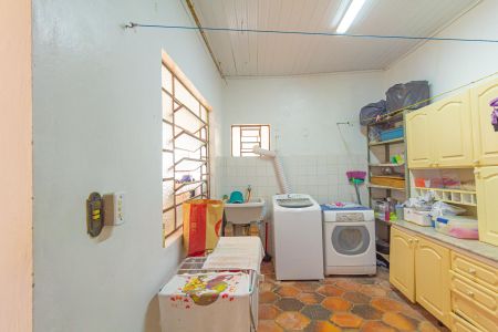 Casa à venda com 202m², 2 quartos e 4 vagas Casa à venda com 202m², 2 quartos e 4 vagasLavanderia