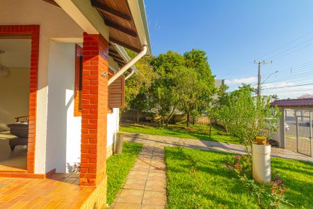 Casa à venda com 202m², 2 quartos e 4 vagas Casa à venda com 202m², 2 quartos e 4 vagasJardim