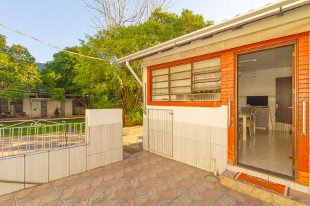 Casa à venda com 202m², 2 quartos e 4 vagas Casa à venda com 202m², 2 quartos e 4 vagasarea externa/fundos