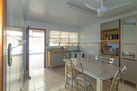 Casa à venda com 202m², 2 quartos e 4 vagas Casa à venda com 202m², 2 quartos e 4 vagasCozinha