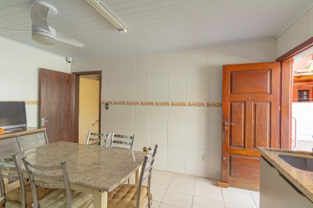 Casa à venda com 202m², 2 quartos e 4 vagas Casa à venda com 202m², 2 quartos e 4 vagasCozinha