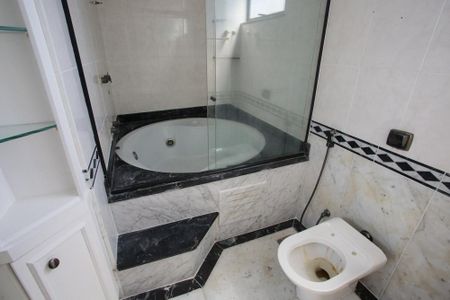 Apartamento para alugar com 360m², 5 quartos e 2 vagasBanheiro da Suíte 3