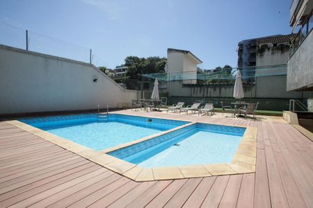 Apartamento para alugar com 360m², 5 quartos e 2 vagasÁrea comum - Piscina