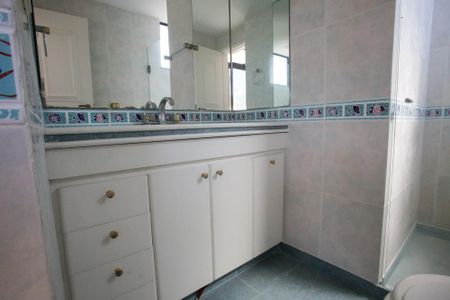 Apartamento para alugar com 360m², 5 quartos e 2 vagasBanheiro da Suíte 4