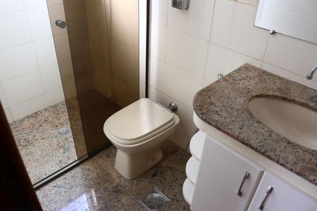 Apartamento para alugar com 120m², 3 quartos e 2 vagasBanheiro do Quarto 2