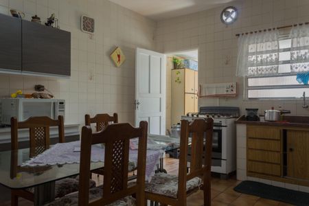 Casa à venda com 150m², 2 quartos e 10 vagas Casa à venda com 150m², 2 quartos e 10 vagasCozinha