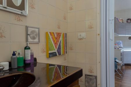 Casa à venda com 150m², 2 quartos e 10 vagas Casa à venda com 150m², 2 quartos e 10 vagasBanheiro