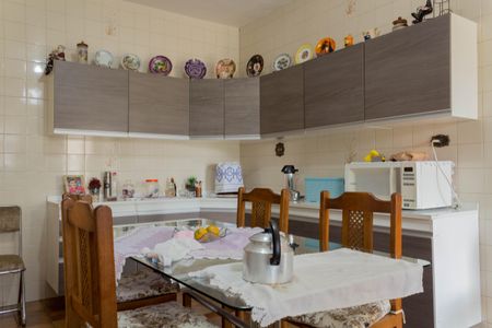 Casa à venda com 150m², 2 quartos e 10 vagas Casa à venda com 150m², 2 quartos e 10 vagasCozinha