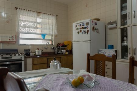 Casa à venda com 150m², 2 quartos e 10 vagas Casa à venda com 150m², 2 quartos e 10 vagasCozinha