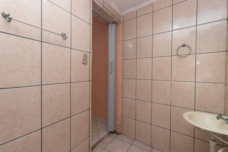 Casa à venda com 175m², 3 quartos e 4 vagas Casa à venda com 175m², 3 quartos e 4 vagasBanheiro da Garagem