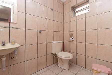 Casa à venda com 175m², 3 quartos e 4 vagas Casa à venda com 175m², 3 quartos e 4 vagasBanheiro da Garagem