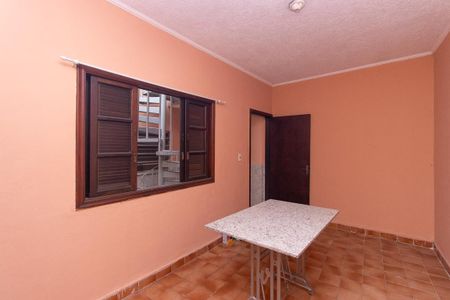 Casa à venda com 175m², 3 quartos e 4 vagas Casa à venda com 175m², 3 quartos e 4 vagasEdícula