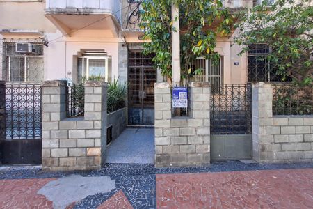 Apartamento à venda com 65m², 2 quartos e sem vaga Apartamento à venda com 65m², 2 quartos e sem vagaFachada