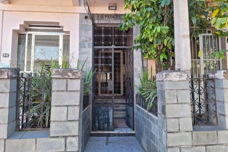 Apartamento à venda com 65m², 2 quartos e sem vaga Apartamento à venda com 65m², 2 quartos e sem vagaFachada